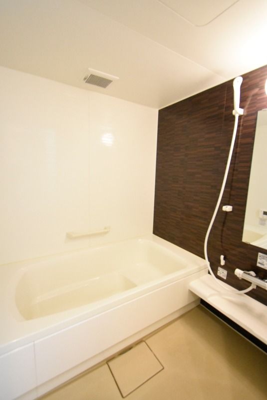 ��ʌ��������܎s�����攪���q�R���ڂ̃A�p�[�g�̃o�X