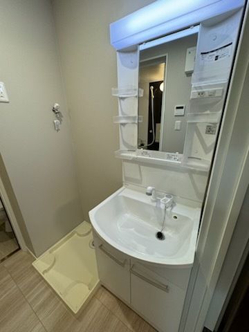 ��ʌ��t�����s�J���R���ڂ̃A�p�[�g�̐��ʏ�