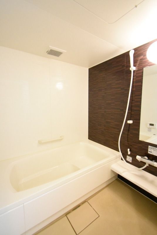 ��ʌ��������܎s�����攪���q�R���ڂ̃A�p�[�g�̃o�X