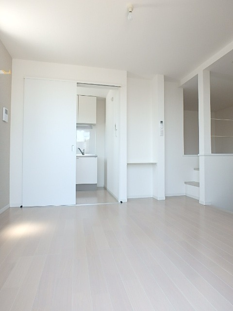 ��ʌ��������܎s�����擌��{�S���ڂ̃A�p�[�g�̋����E���r���O