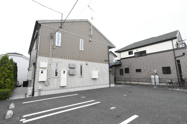 ��ʌ��������܎s��΋���S���ڂ̃A�p�[�g�̒��ԏ�