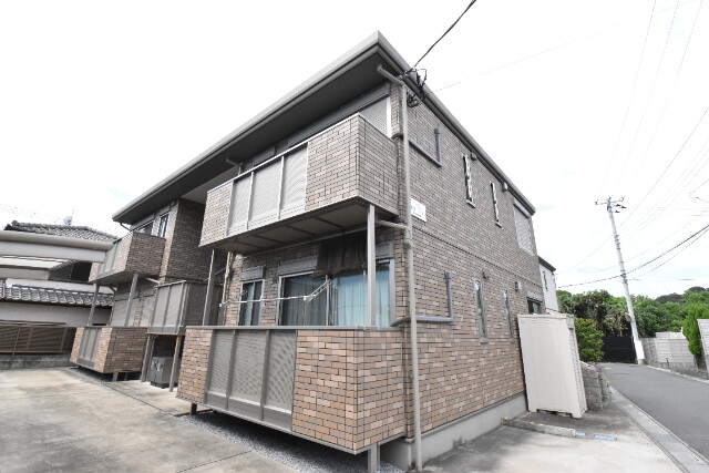 ��ʌ�����s�厚���s���т̃A�p�[�g�̌����O��