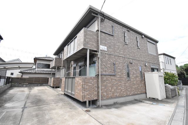 ��ʌ�����s�厚���s���т̃A�p�[�g�̌����O��