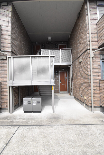 ��ʌ�����s�厚���s���т̃A�p�[�g�̃G���g�����X