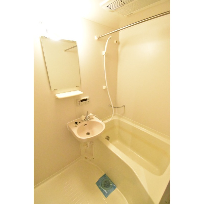 ��ʌ��������܎s�Y�a��ݒ��R���ڂ̃A�p�[�g�̃o�X