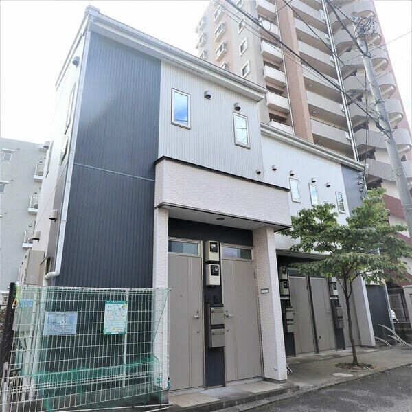 ��ʌ�����s�h���P���ڂ̃A�p�[�g�̃G���g�����X