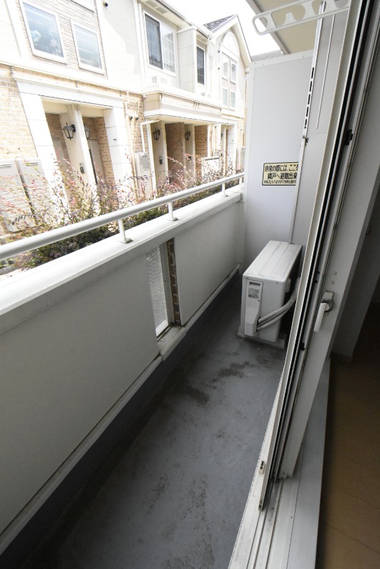 ��ʌ��������܎s��΋�㗢�P���ڂ̃A�p�[�g�̃o���R�j�[