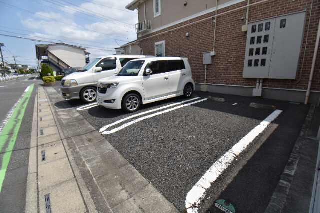 ��ʌ��������܎s��΋�㗢�P���ڂ̃A�p�[�g�̒��ԏ�