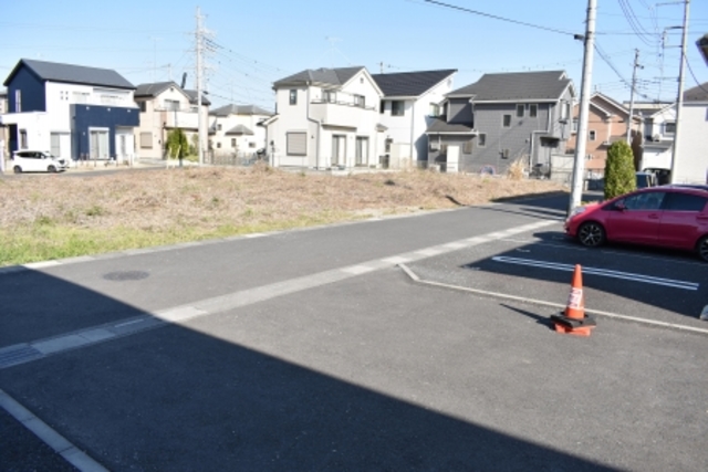 ��ʌ�����s�厚���s�̃A�p�[�g�̒��ԏ�