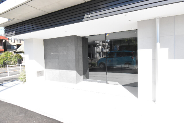 ��ʌ�����s�����Q���ڂ̃}���V�����̃G���g�����X