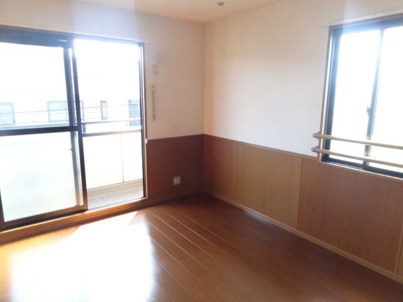 ��ʌ��������܎s��{��O���Q���ڂ̃A�p�[�g�̂��̑������E�X�y�[�X