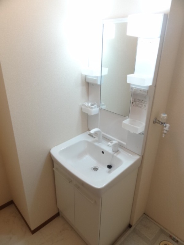 ��ʌ��������܎s��{��O���Q���ڂ̃A�p�[�g�̐��ʏ�