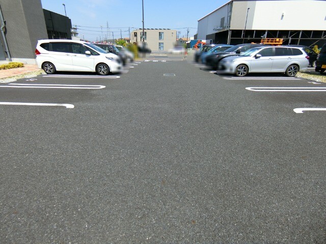 ��ʌ��������܎s��΋�������R���ڂ̃}���V�����̒��ԏ�