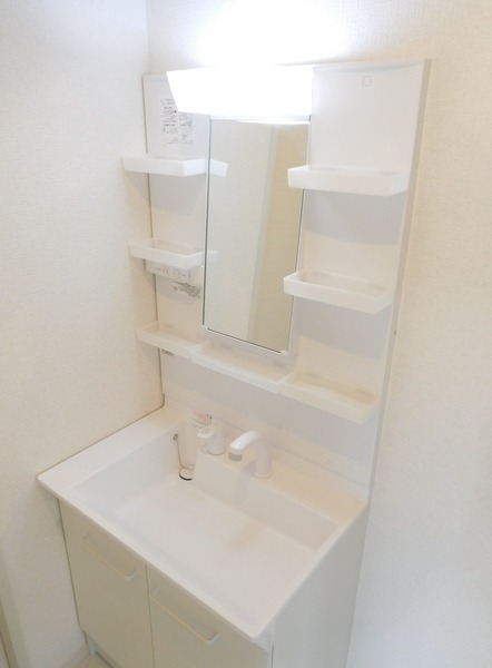 ��ʌ��������܎s�΋�厚�����̃e���X�n�E�X�̐��ʏ�