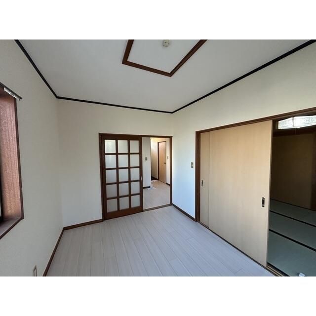 ��ʌ�����s�厚������̃A�p�[�g�̋��ԁE���r���O