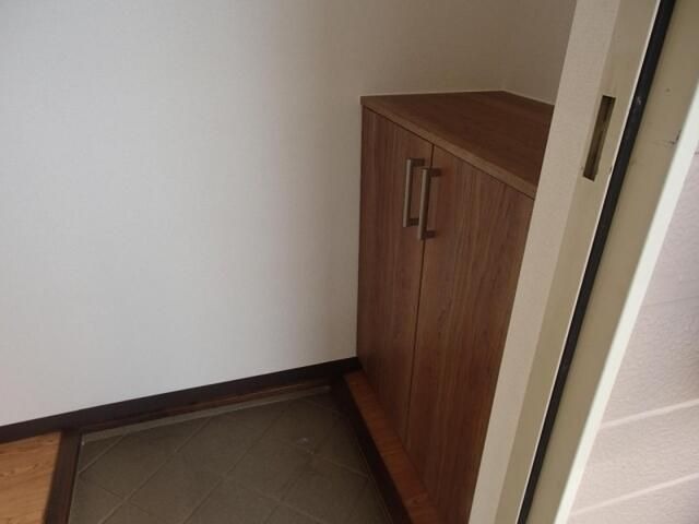 ��ʌ������s���v��̃A�p�[�g�̎��[