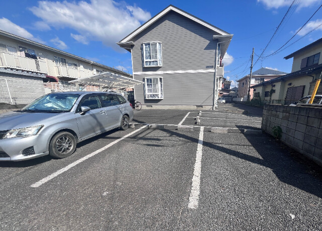 ��ʌ������s���v��̃A�p�[�g�̒��ԏ�