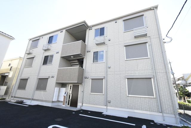 ��ʌ��������܎s��{��听���Q����476-1�̃A�p�[�g�̌����O��