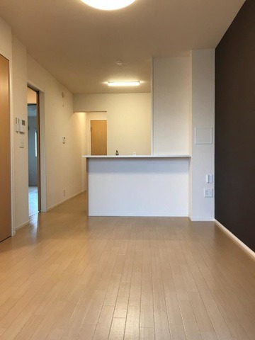 ��ʌ��z�J�s�厚�嗢�̃A�p�[�g�̋��ԁE���r���O