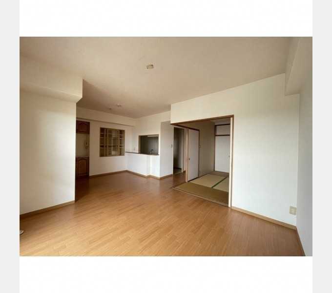 ��ʌ�����s�厚�ԎR�̃}���V�����̋��ԁE���r���O