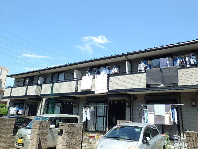 ��ʌ��������܎s�Y�a���؍�T���ڂ̃e���X�n�E�X�̌����O��