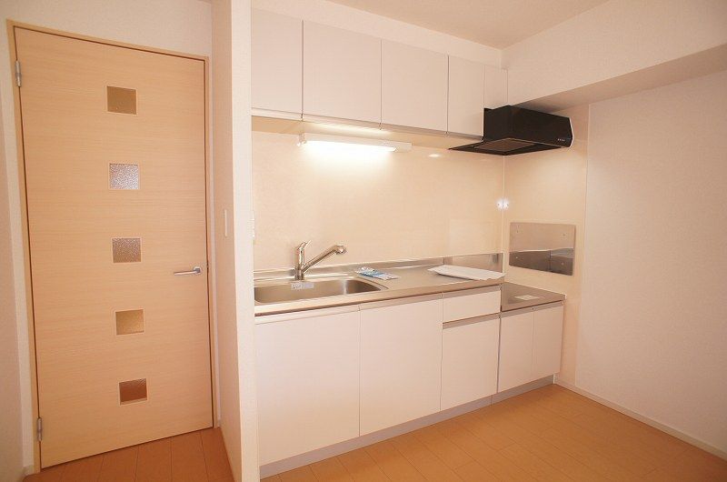 ��ʌ�����s����P���ڂ̃A�p�[�g�̃L�b�`��