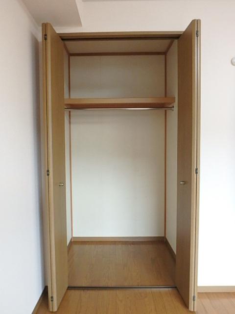 ��ʌ��������܎s�Y�a���؍�T���ڂ̃e���X�n�E�X�̎��[