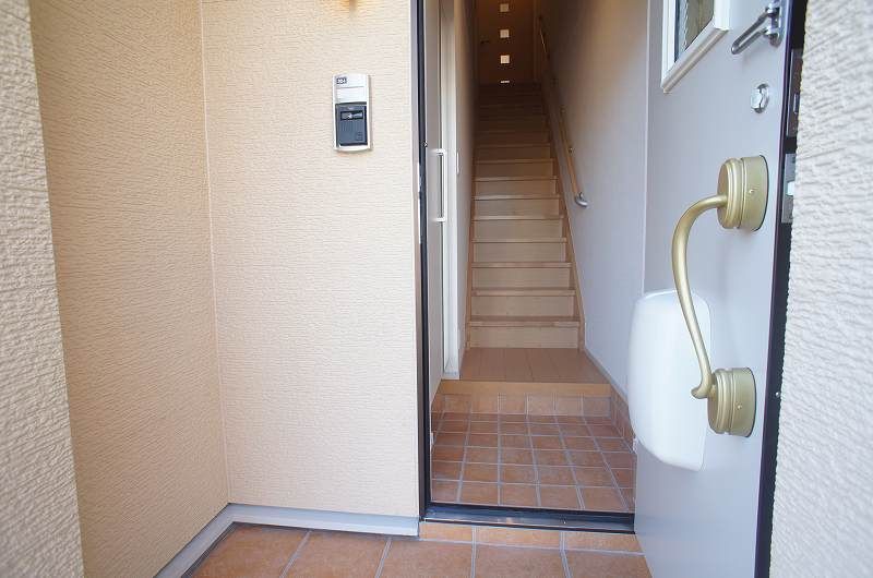 ��ʌ�����s����P���ڂ̃A�p�[�g�̐��ʏ�