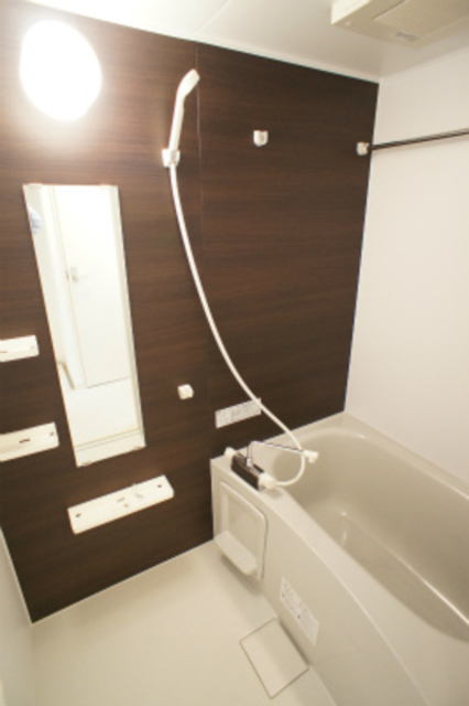 ��ʌ��������܎s�Y�a��̉ƂR���ڂ̃}���V�����̃o�X