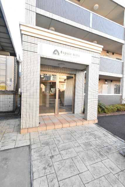 ��ʌ�����s�˒˂T���ڂ̃}���V�����̃G���g�����X