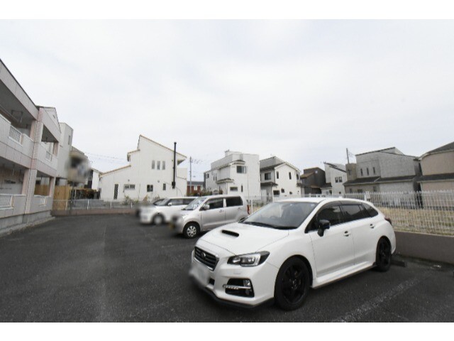 ��ʌ�����s�厚�����̃}���V�����̒��ԏ�