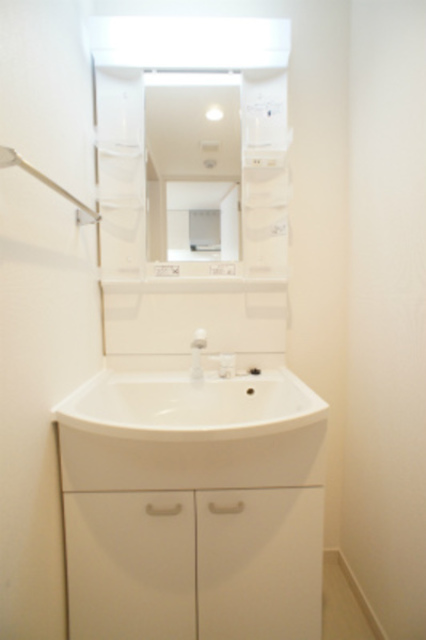 ��ʌ��������܎s�Y�a��̉ƂR���ڂ̃}���V�����̐��ʏ�