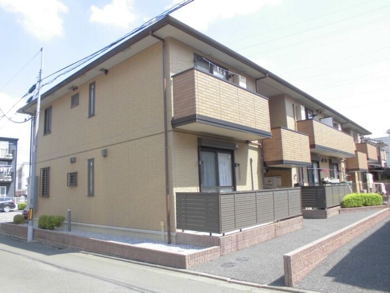 ��ʌ���z�s����g���Q���ڂ̃A�p�[�g�̌����O��