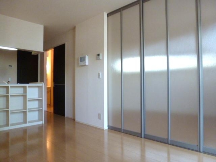 ��ʌ������s���]�U���ڂ̃A�p�[�g�̋��ԁE���r���O