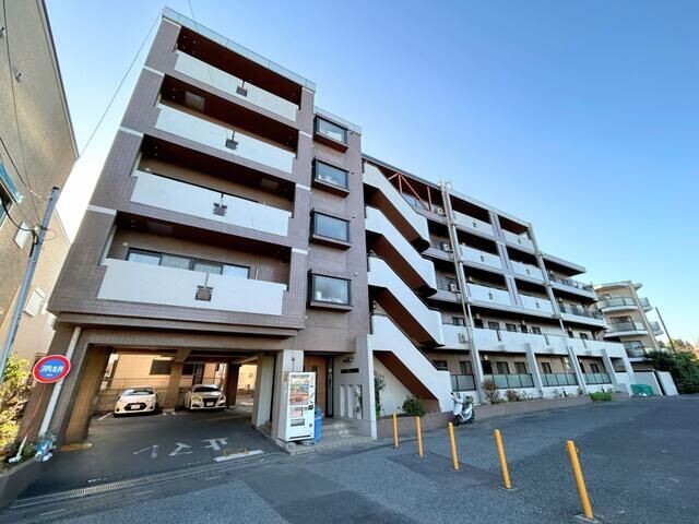 ��ʌ��������܎s������x�蒬�̃}���V�����̌����O��