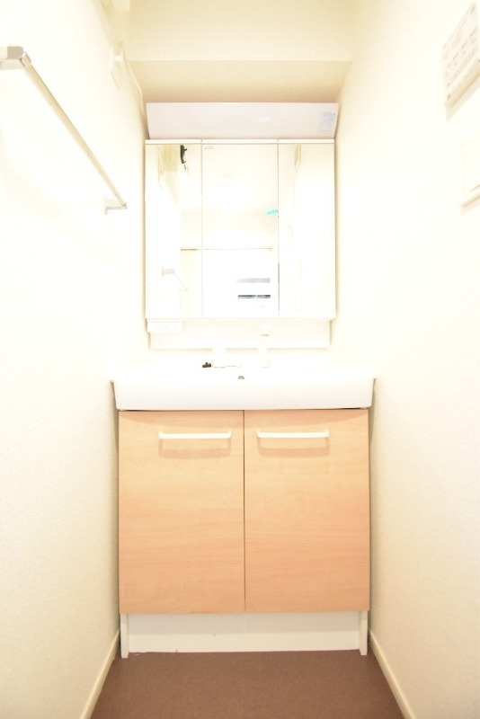 ��ʌ��z�J�s���������P���ڂ̃A�p�[�g�̐��ʏ�