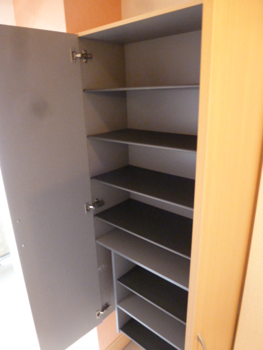 ��ʌ������s���]�U���ڂ̃A�p�[�g�̌���