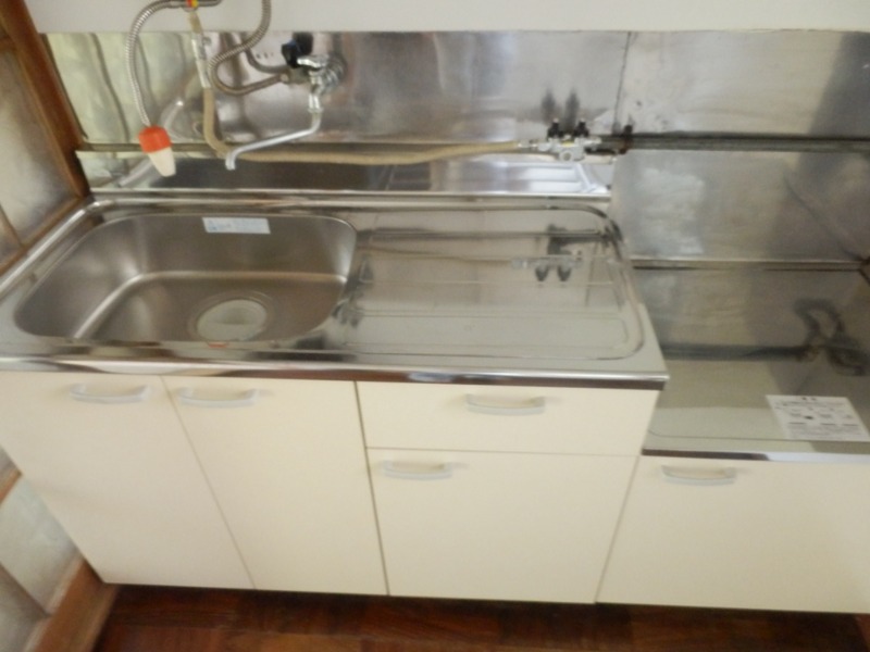 ��ʌ��������܎s������厚�쒆��̃A�p�[�g�̃L�b�`��