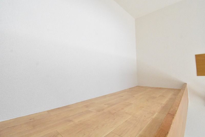 ��ʌ�����s��c�{�̃A�p�[�g�̂��̑������E�X�y�[�X