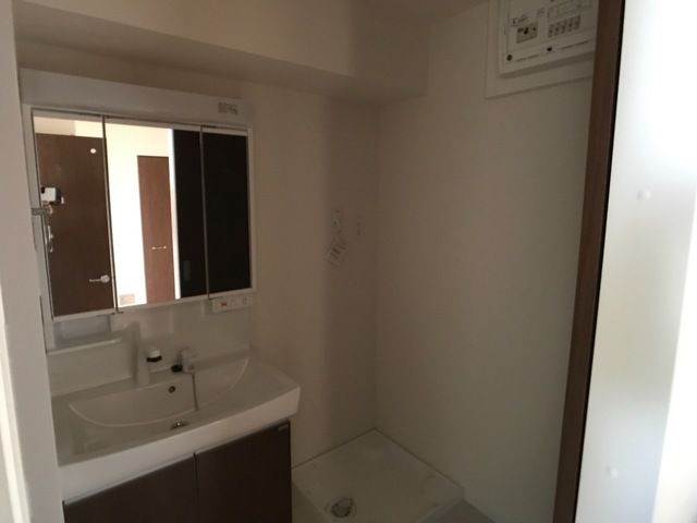 ��ʌ��������܎s�΋揼�؂R���ڂ̃A�p�[�g�̐��ʏ�