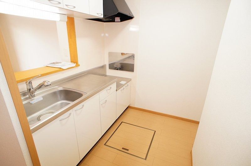 ��ʌ�����s���ԂQ���ڂ̃A�p�[�g�̃L�b�`��