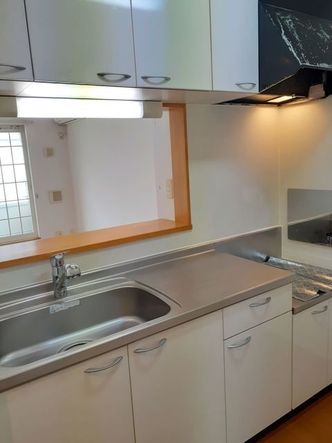 ��ʌ��������܎s�΋�厚�O���̃A�p�[�g�̃L�b�`��