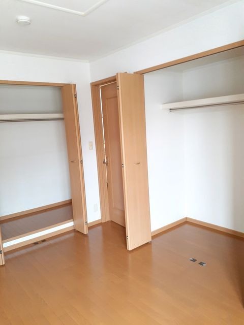 ��ʌ��������܎s�΋�厚�O���̃A�p�[�g�̂��̑������E�X�y�[�X