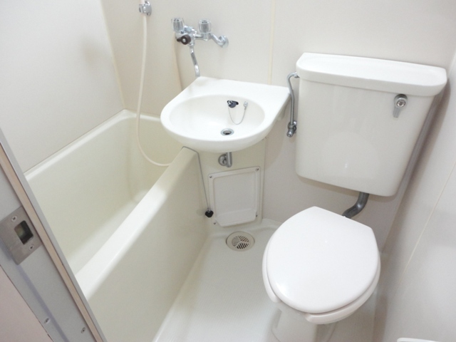 ��ʌ��������܎s�k����i���R���ڂ̃A�p�[�g�̐��ʏ�