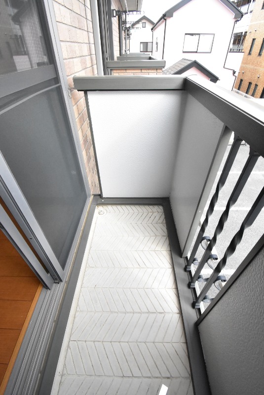 ��ʌ��������܎s�k����i���P���ڂ̃A�p�[�g�̃o���R�j�[