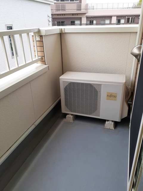 ��ʌ��������܎s�΋�厚�O���̃A�p�[�g�̃o���R�j�[