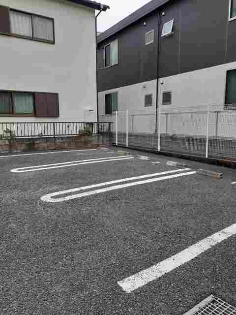 ��ʌ��������܎s�΋�厚�O���̃A�p�[�g�̒��ԏ�