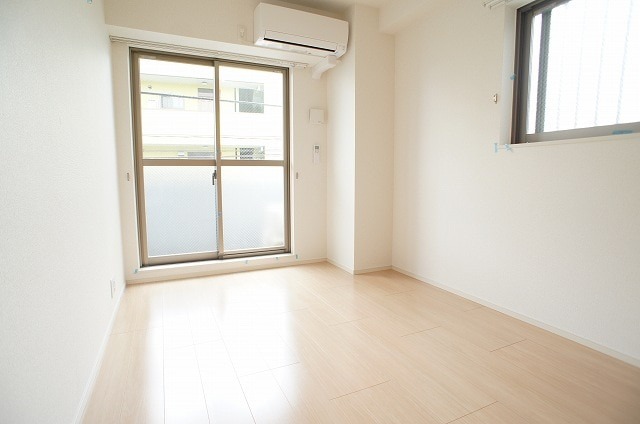 ��ʌ�����s��؂Q���ڂ̃}���V�����̂��̑������E�X�y�[�X