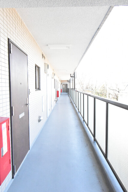 ��ʌ��������܎s�k����i���Q���ڂ̃}���V�����̃G���g�����X