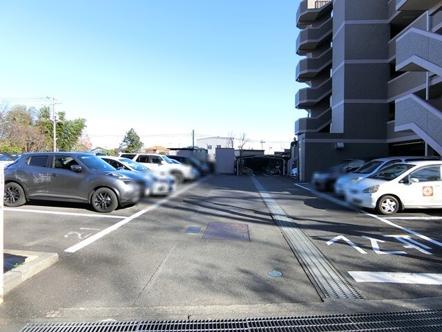 ��ʌ��������܎s�k��g�쒬�P���ڂ̃}���V�����̒��ԏ�